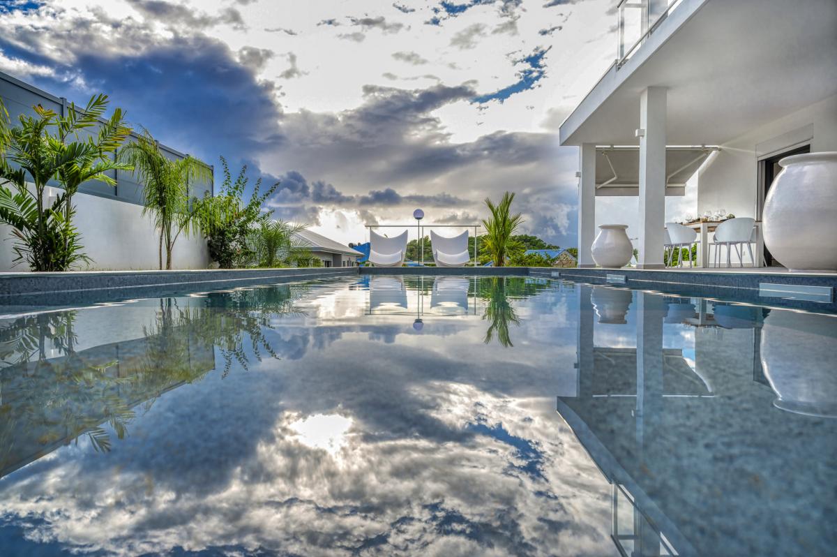55 Location villa piscine 250m plage Saint François Guadeloupe_piscine